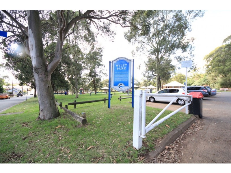 2 Lonard Avenue, Wiley Park NSW 2195