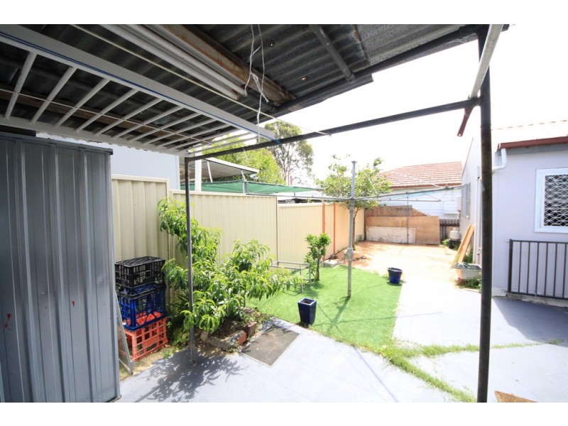 2 Lonard Avenue, Wiley Park NSW 2195