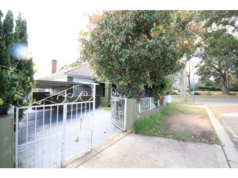 2 Lonard Avenue, Wiley Park NSW 2195