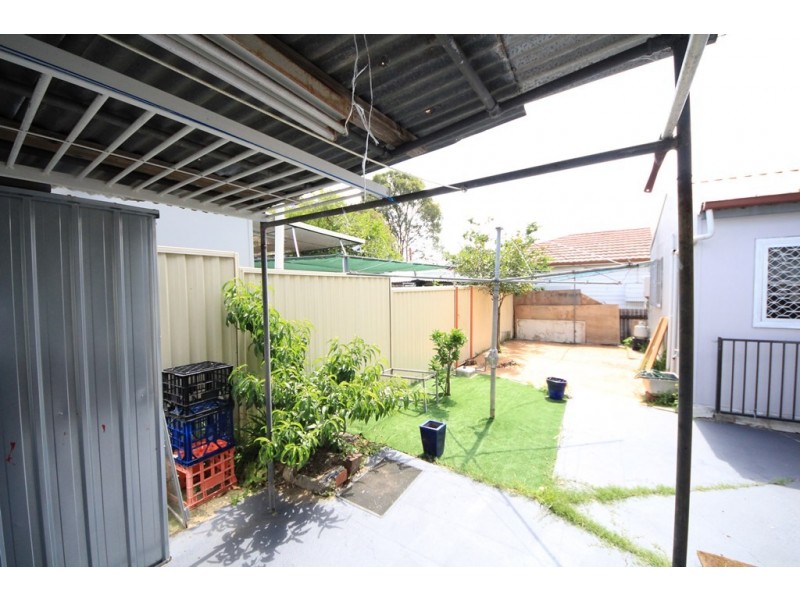 2 Lonard Avenue, Wiley Park NSW 2195
