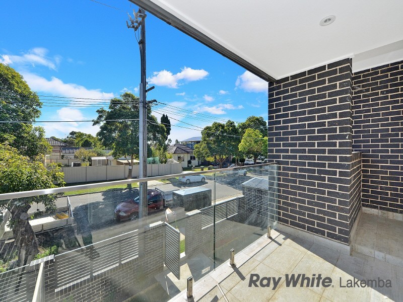 1/329-331 Roberts Road, Greenacre NSW 2190