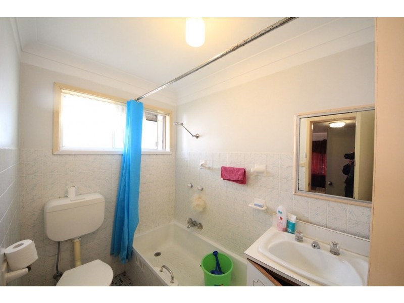 25 A Farnsworth Avenue, Campbelltown NSW 2560