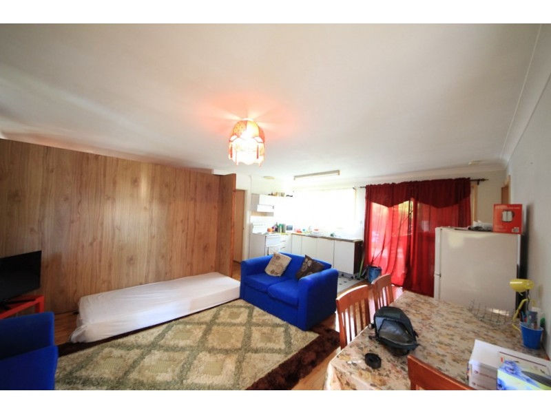 25 A Farnsworth Avenue, Campbelltown NSW 2560