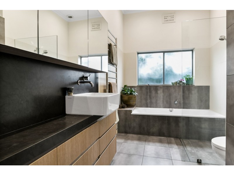 11 Boonara Ave, Bondi NSW 2026