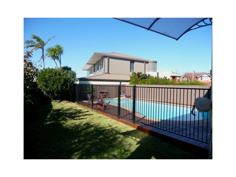 Lower of 10 Andrew Street, Bronte NSW 2024