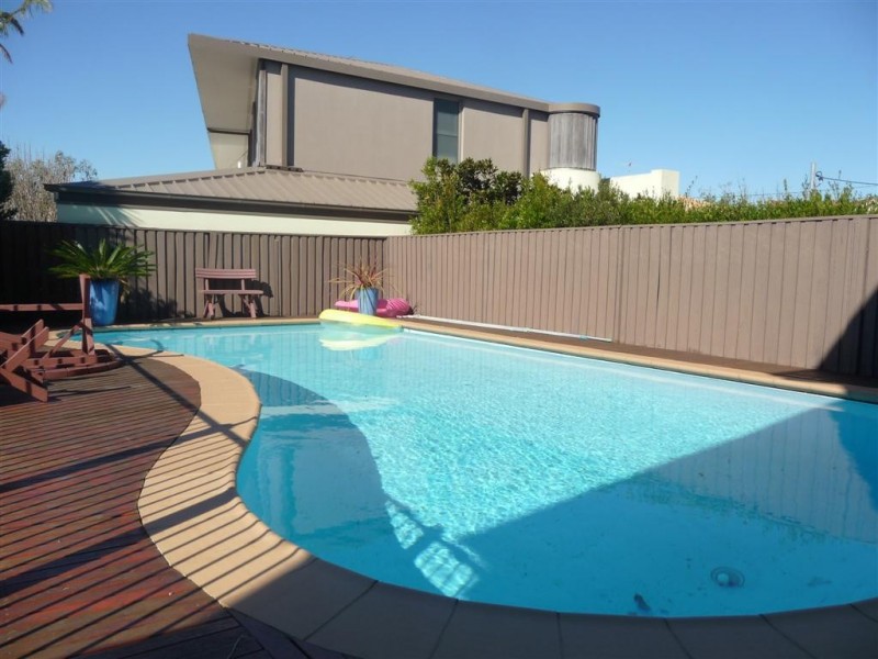 Lower of 10 Andrew Street, Bronte NSW 2024