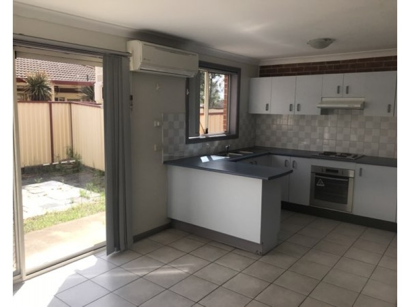 7/10 Peacock Close, Green Valley NSW 2168