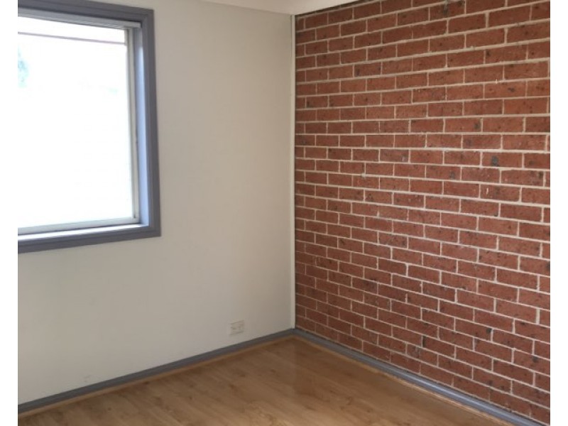 7/10 Peacock Close, Green Valley NSW 2168