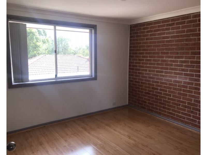 7/10 Peacock Close, Green Valley NSW 2168