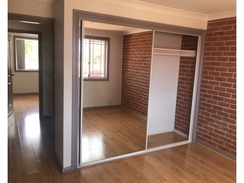 7/10 Peacock Close, Green Valley NSW 2168