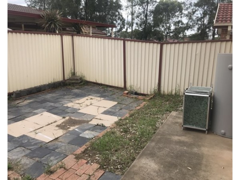 7/10 Peacock Close, Green Valley NSW 2168