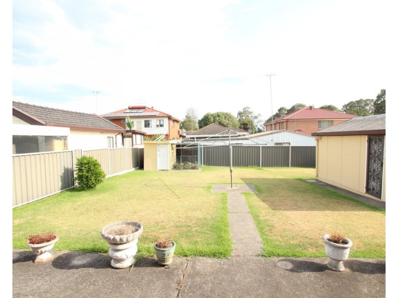 4 Gordon Street, Carramar NSW 2163