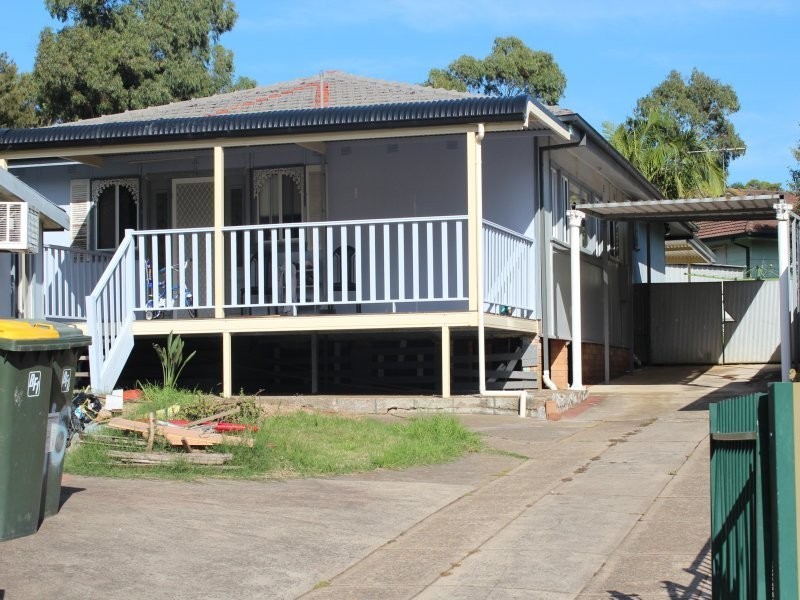 6 Tea Tree Crescent, Macquarie Fields NSW 2564