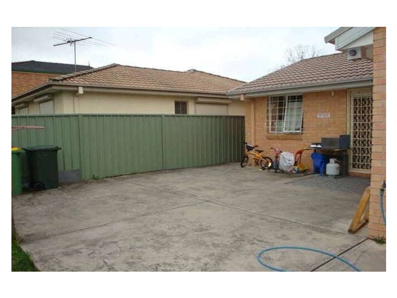 73 Wattle Avenue, Carramar NSW 2163