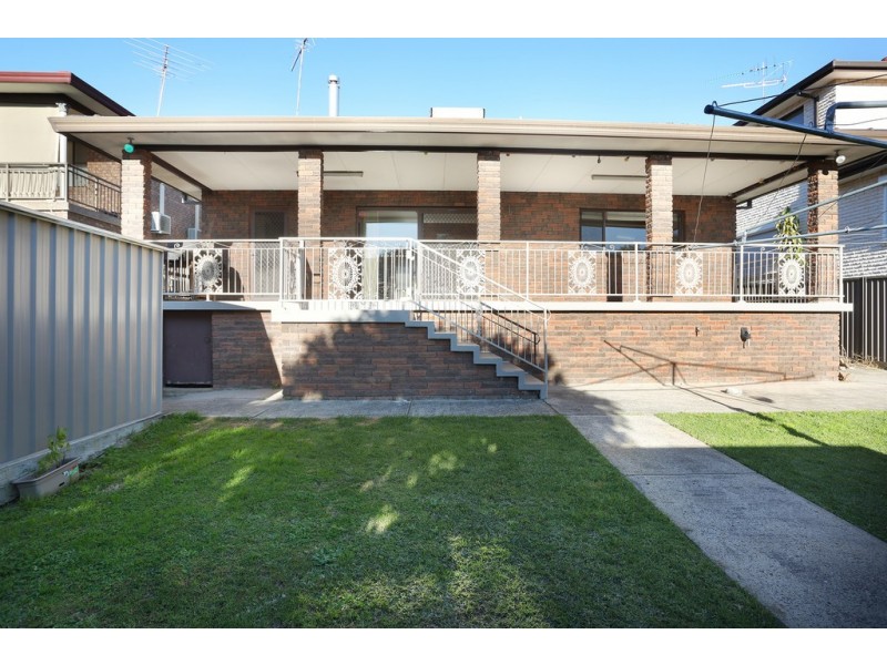 5 Fitzroy Close, St Johns Park NSW 2176
