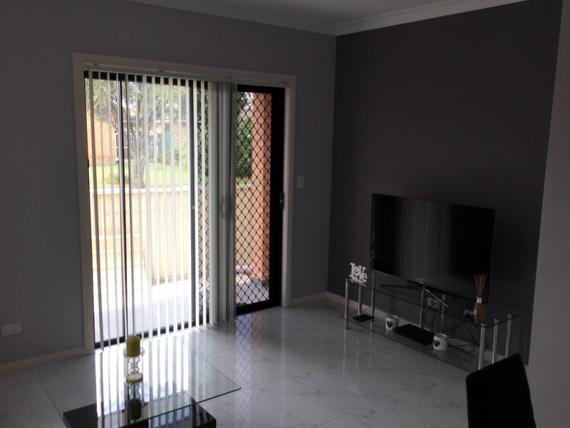 12a Upwey place, St Johns Park NSW 2176