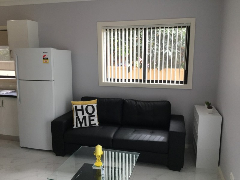 12a Upwey place, St Johns Park NSW 2176