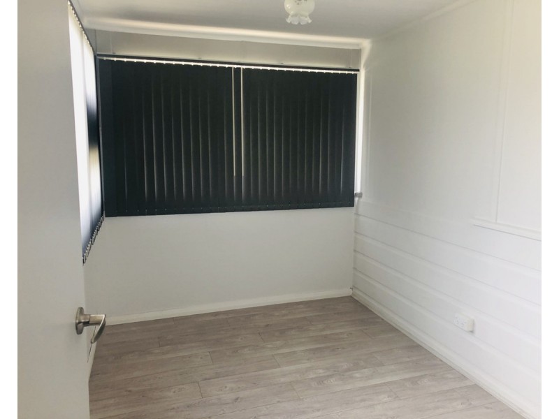 17 Riverview Rd, Fairfield NSW 2165