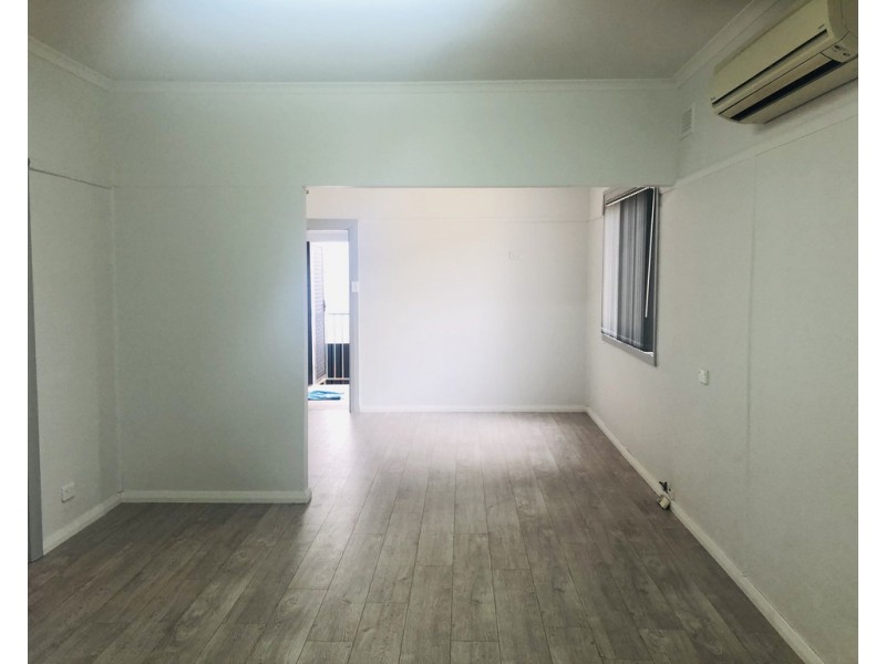 17 Riverview Rd, Fairfield NSW 2165