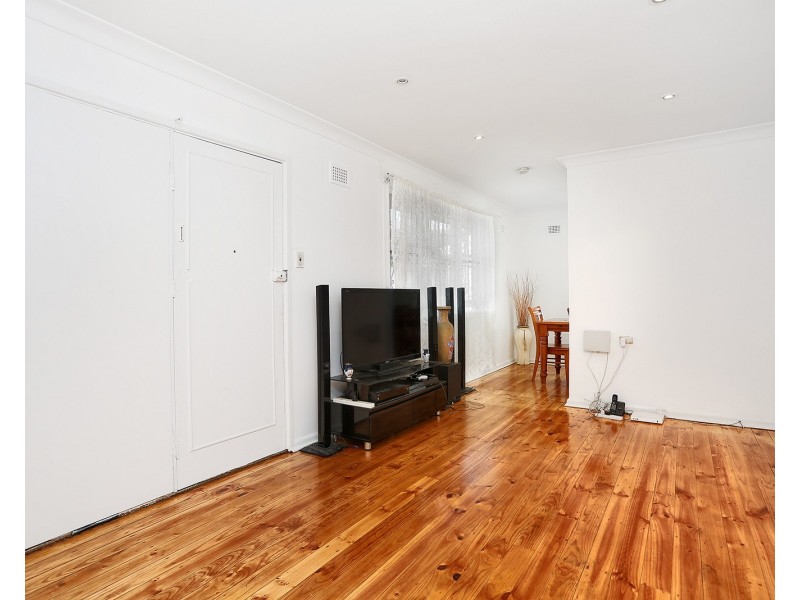 5 Carroll Street, Warwick Farm NSW 2170