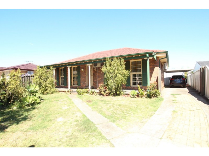 8 Coburg Place, St Johns Park NSW 2176