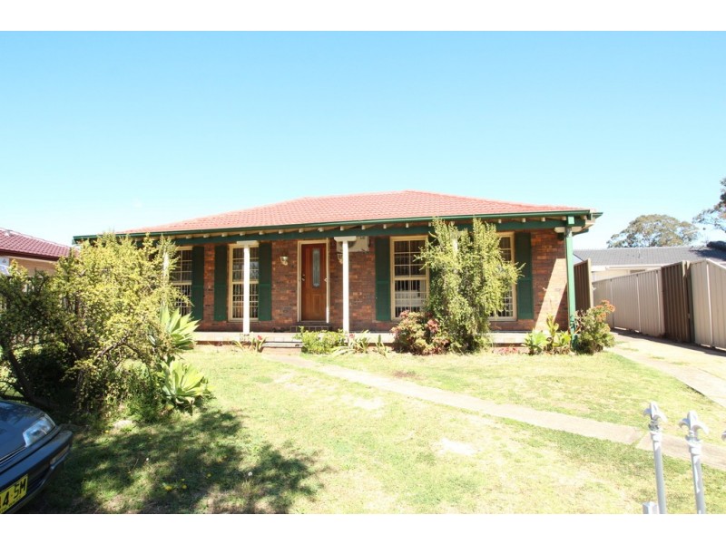 8 Coburg Place, St Johns Park NSW 2176