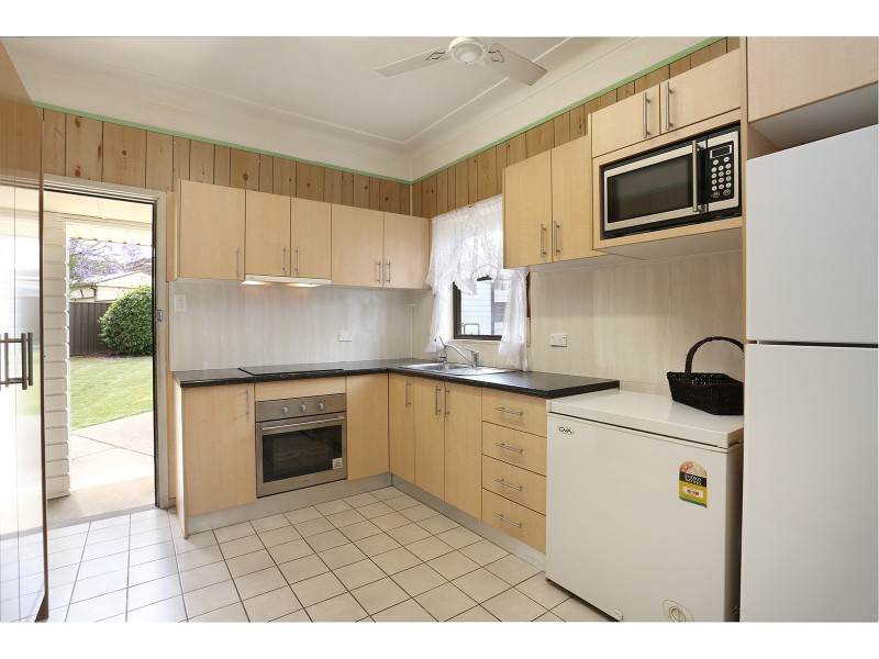 8 Holford Road, Cabramatta West NSW 2166