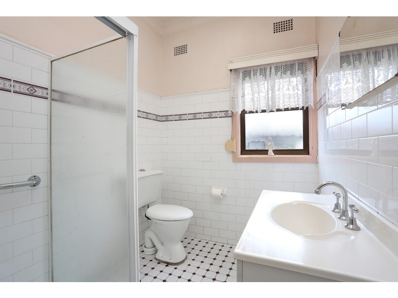 8 Holford Road, Cabramatta West NSW 2166