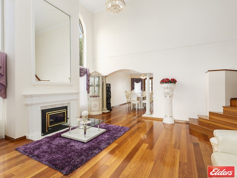 7 Rexham Place, Chipping Norton NSW 2170
