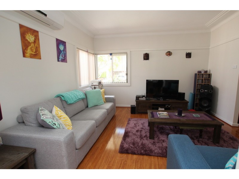 228 River Avenue, Carramar NSW 2163