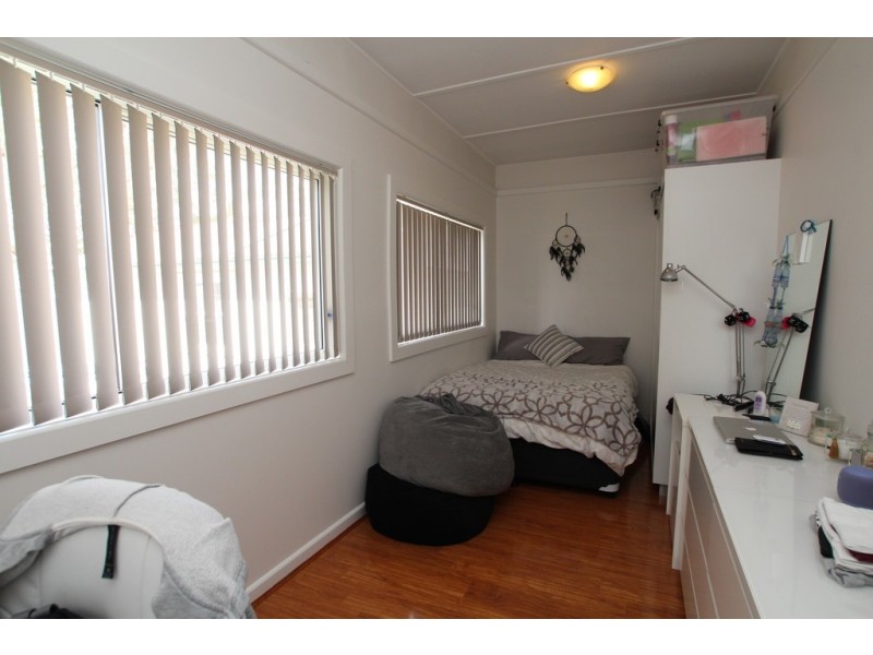 228 River Avenue, Carramar NSW 2163