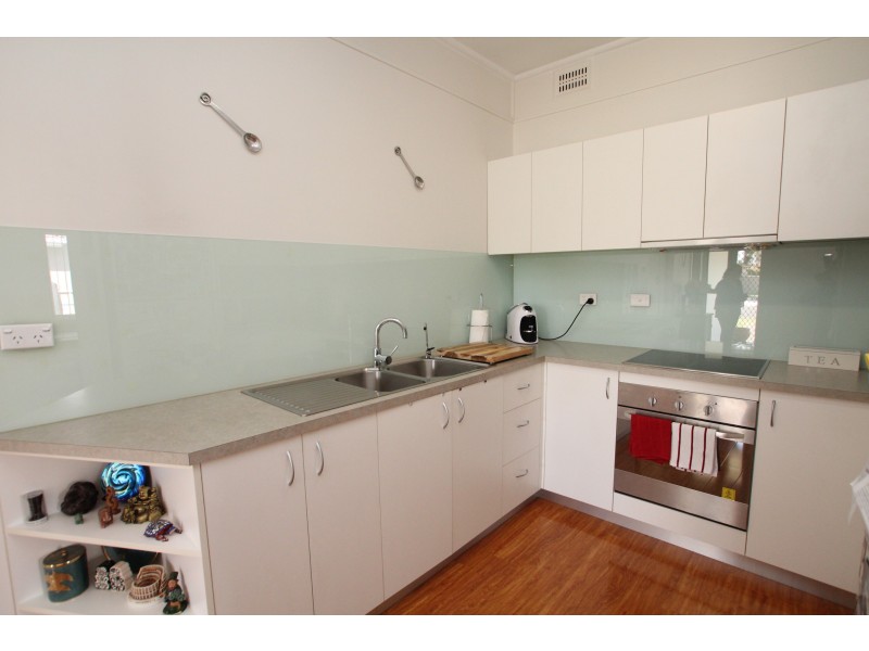 228 River Avenue, Carramar NSW 2163