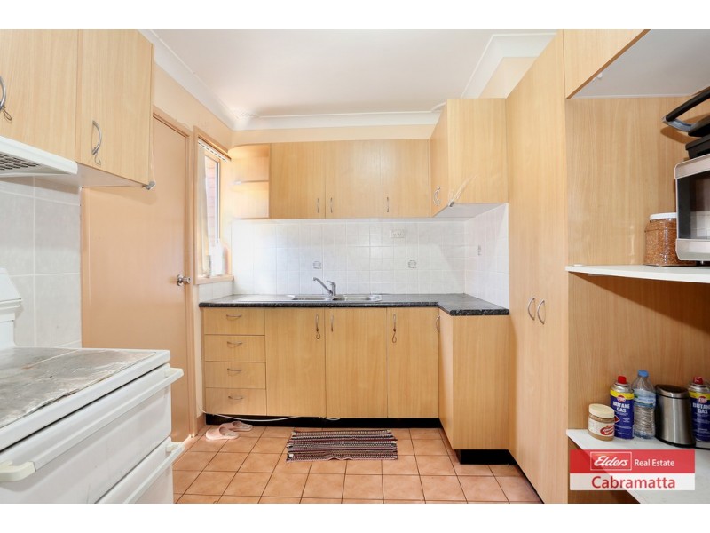 11 COMO PLACE, St Johns Park NSW 2176