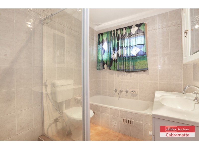 11 COMO PLACE, St Johns Park NSW 2176