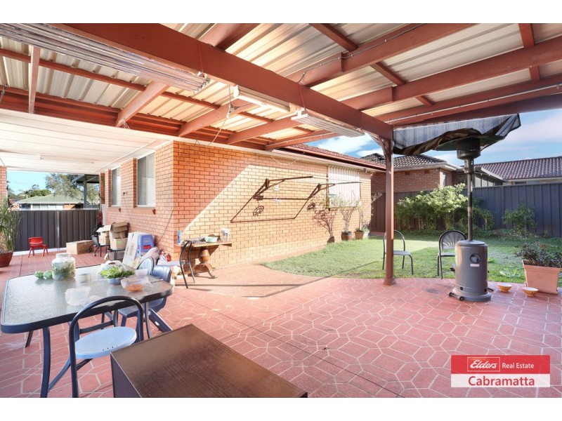 11 COMO PLACE, St Johns Park NSW 2176
