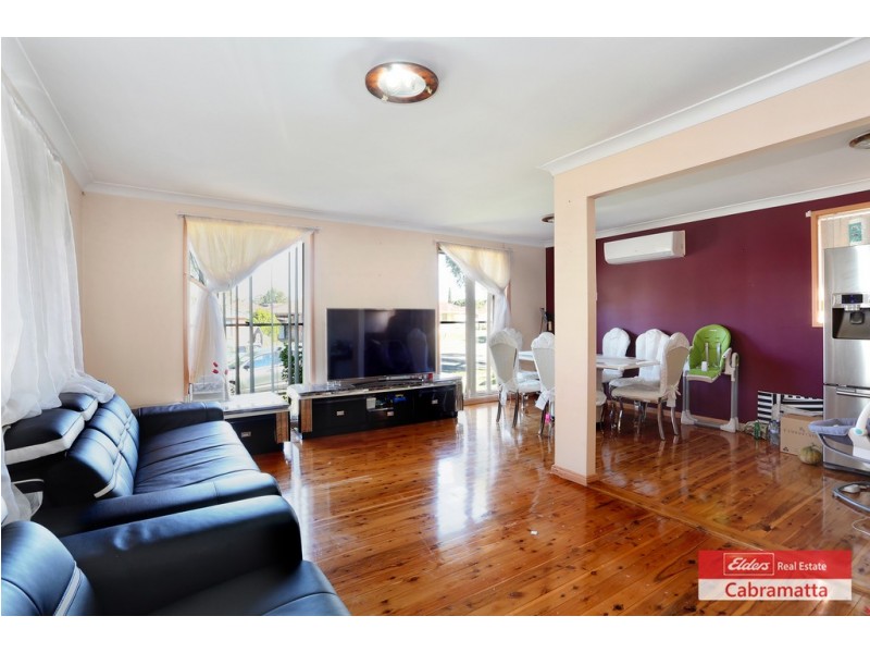 11 Como Place, St Johns Park NSW 2176