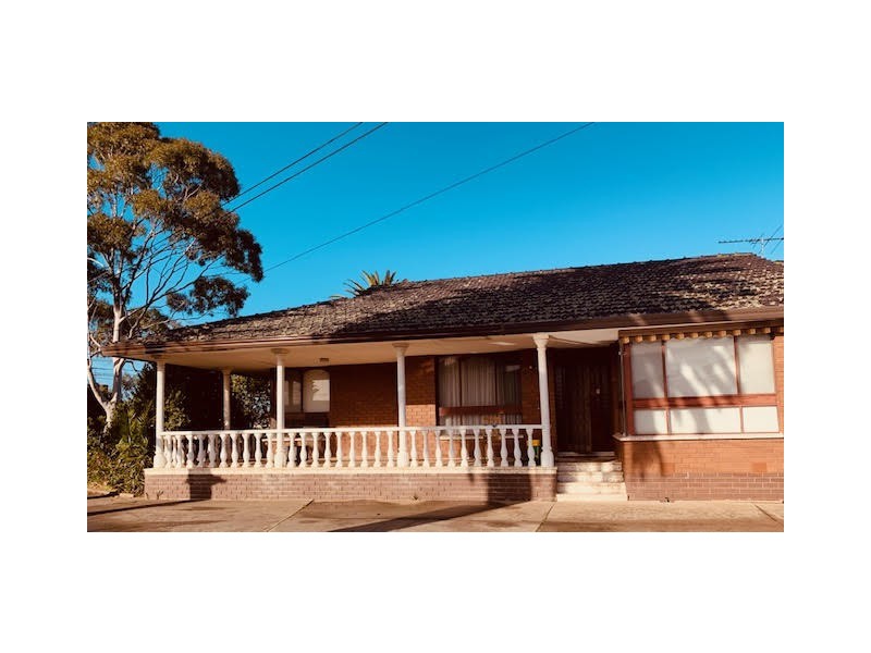 11 Marsden Crescent, St Albans VIC 3021