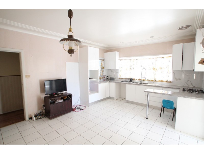 81 BOLD STREET, Cabramatta West NSW 2166