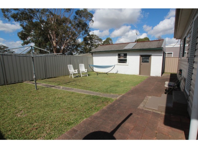 228 River Avenue, Carramar NSW 2163