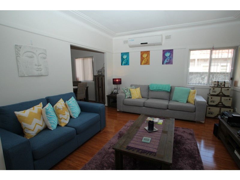 228 River Avenue, Carramar NSW 2163