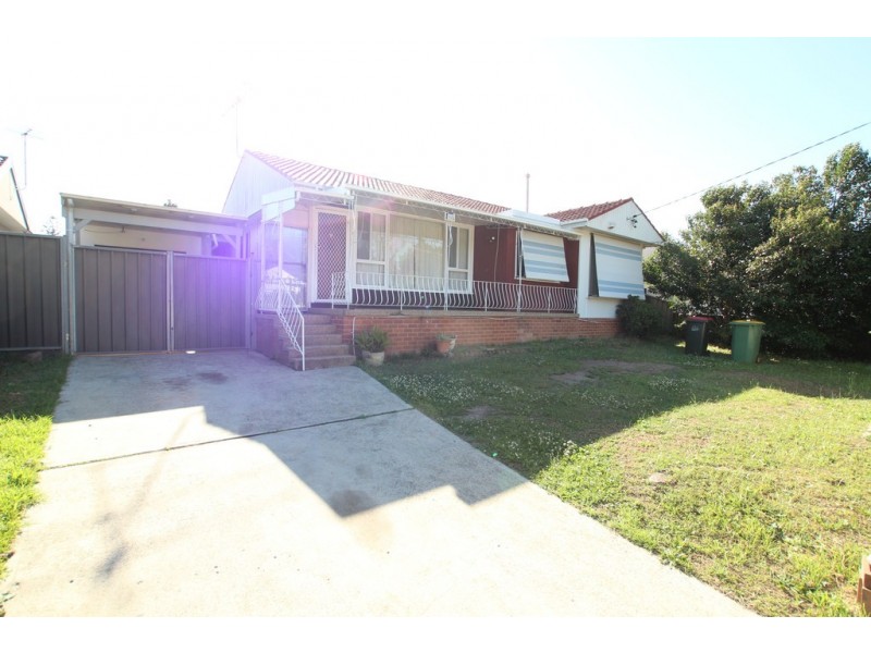 34 HEMINGWAY CRESCENT, Fairfield NSW 2165
