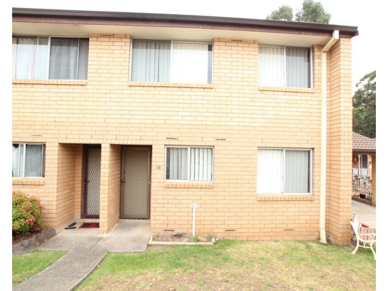 16/10 Atchison Road, Macquarie Fields NSW 2564