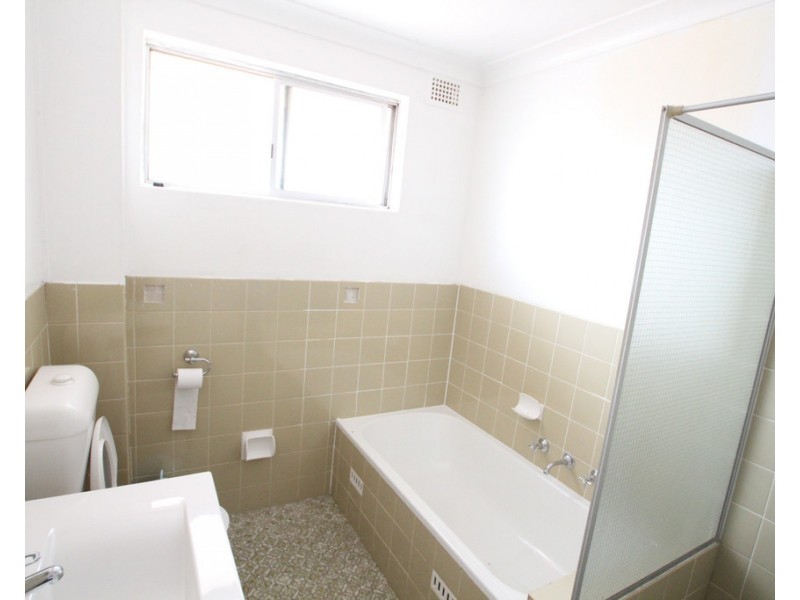 16/10 Atchison Road, Macquarie Fields NSW 2564