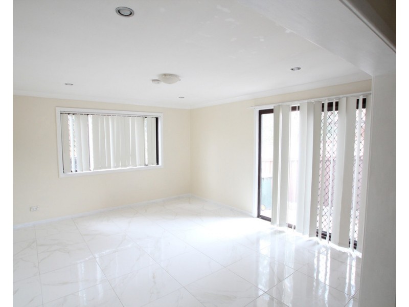 16/10 Atchison Road, Macquarie Fields NSW 2564