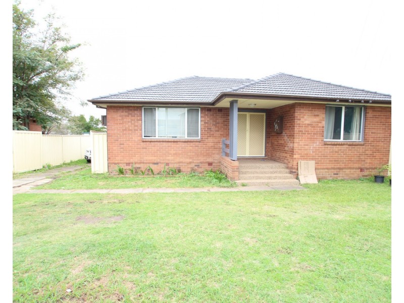 19 HOMEPRIDE AVENUE, Warwick Farm NSW 2170