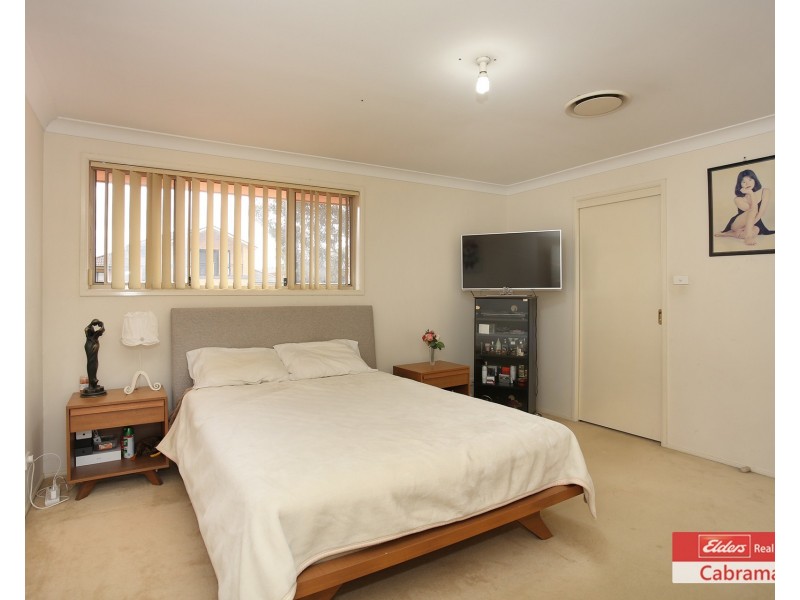 28 HARRADEN DRIVE, West Hoxton NSW 2171