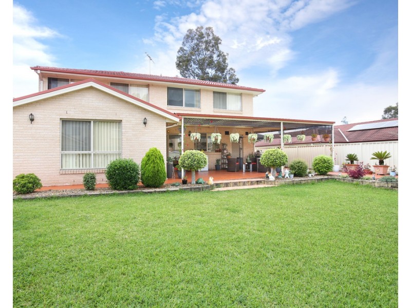 28 HARRADEN DRIVE, West Hoxton NSW 2171