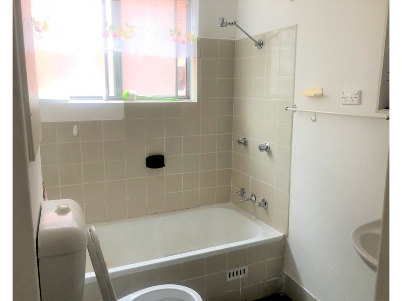 1/25 MCBURNEY ROAD, Cabramatta NSW 2166