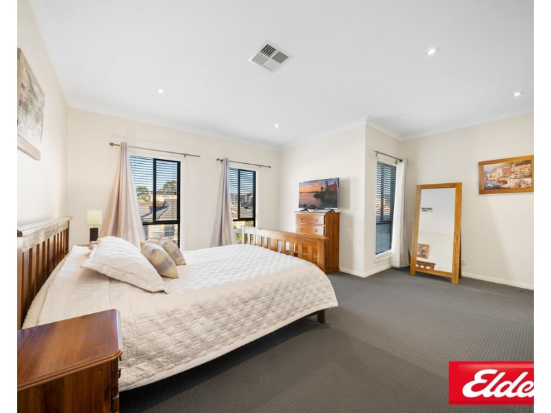 43 MICHELAGO CIRCUIT, Prestons NSW 2170