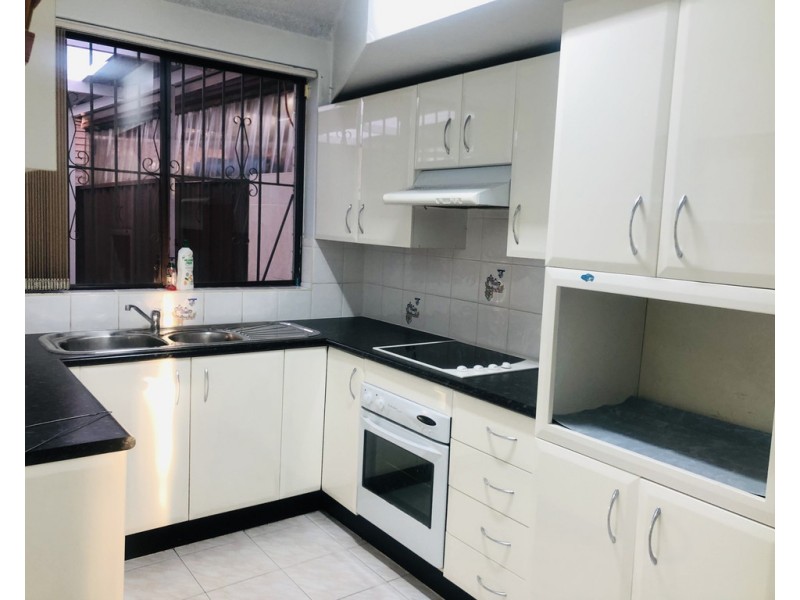 1/76 MCBURNEY ROAD, Cabramatta NSW 2166